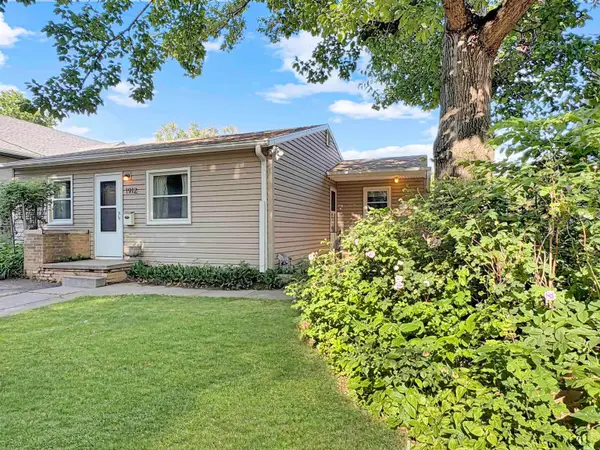 1912 Wall St, Sioux City, IA 51104