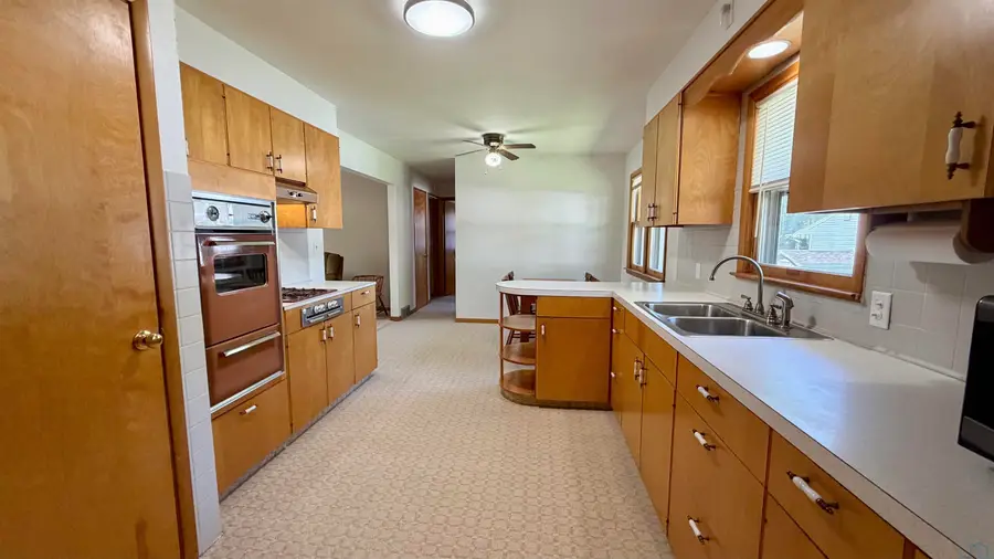 810 S CHEROKEE ST, Alta, IA 51002 - #2