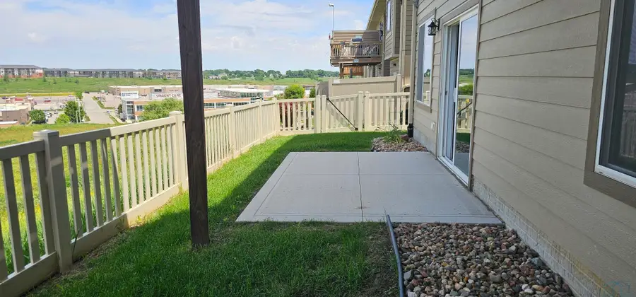 5341 OVERLOOK LN, Sioux City, IA 51106 - #3