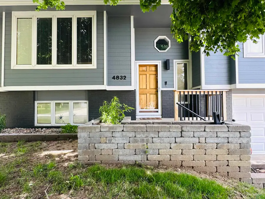 4832 Singing Hills Blvd, Sioux City, IA 51106 - #2