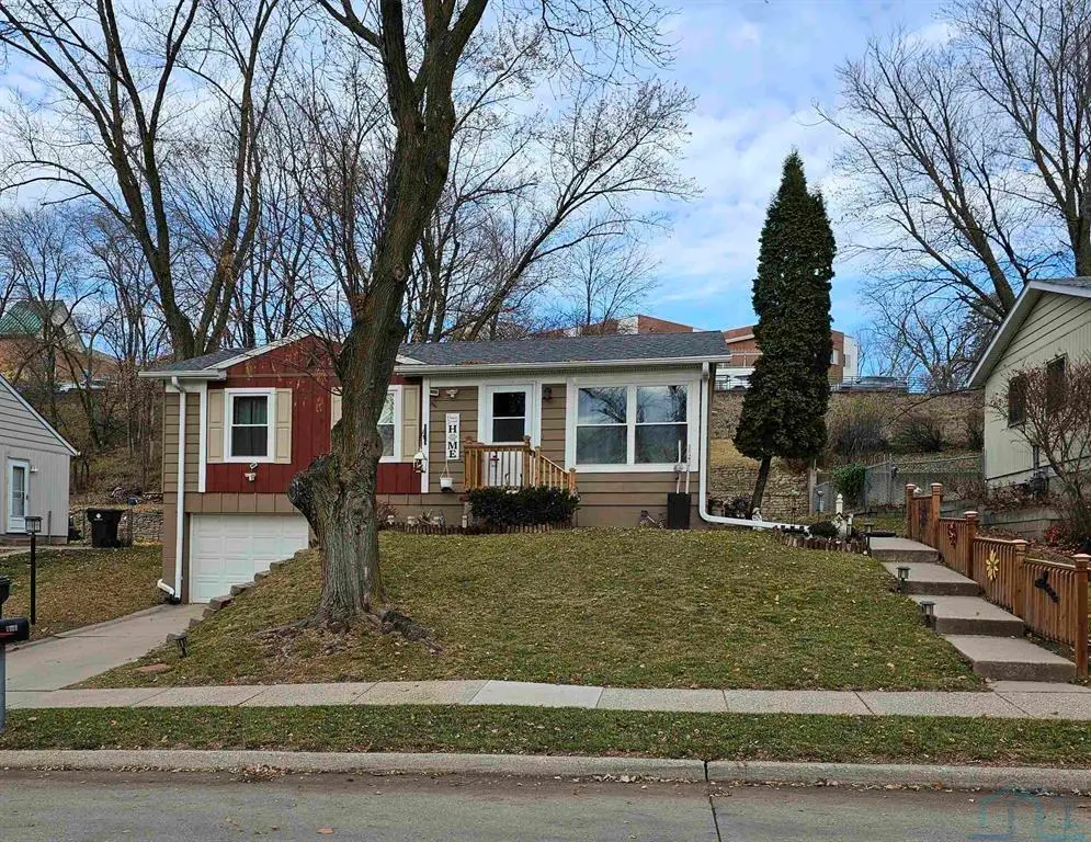 1807 W 25th Street, Sioux City, IA 51103 - #1