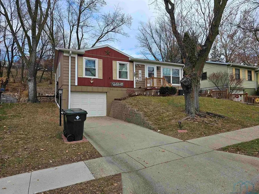 1807 W 25th Street, Sioux City, IA 51103 - #3