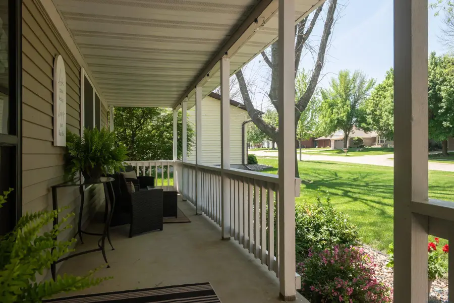 501 LINCOLN AVE SE, Orange City, IA 51041 - #3