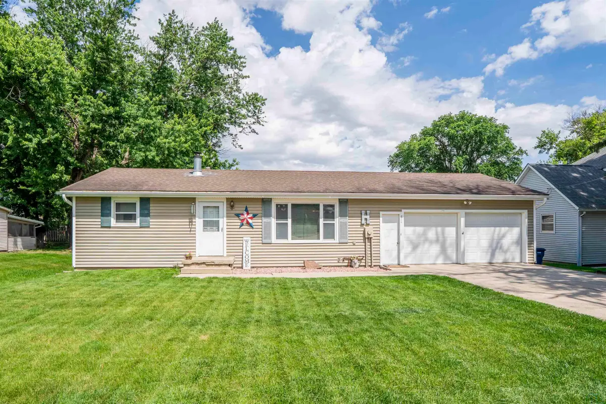 814 3rd St, Merrill, IA 51038 - #1