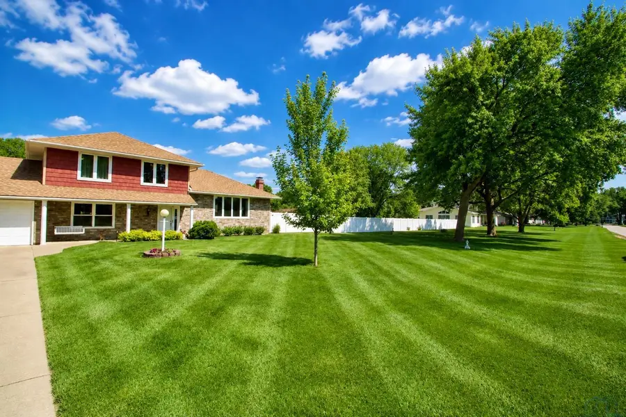 451 Fair Oaks Drive, South Sioux City, NE 68776 - #3