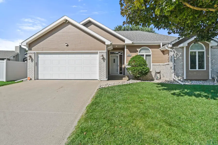 4605 Hawthorne Dr, Sioux City, IA 51106 - #2