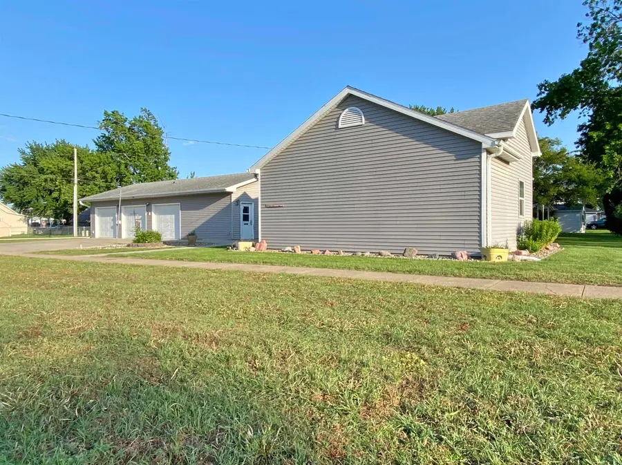 626 3rd St SW, Le Mars, IA 51031 - #2