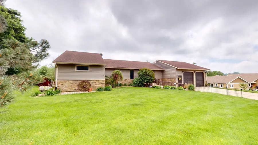 401 CENTENNIAL DR, Cherokee, IA 51012 - #3