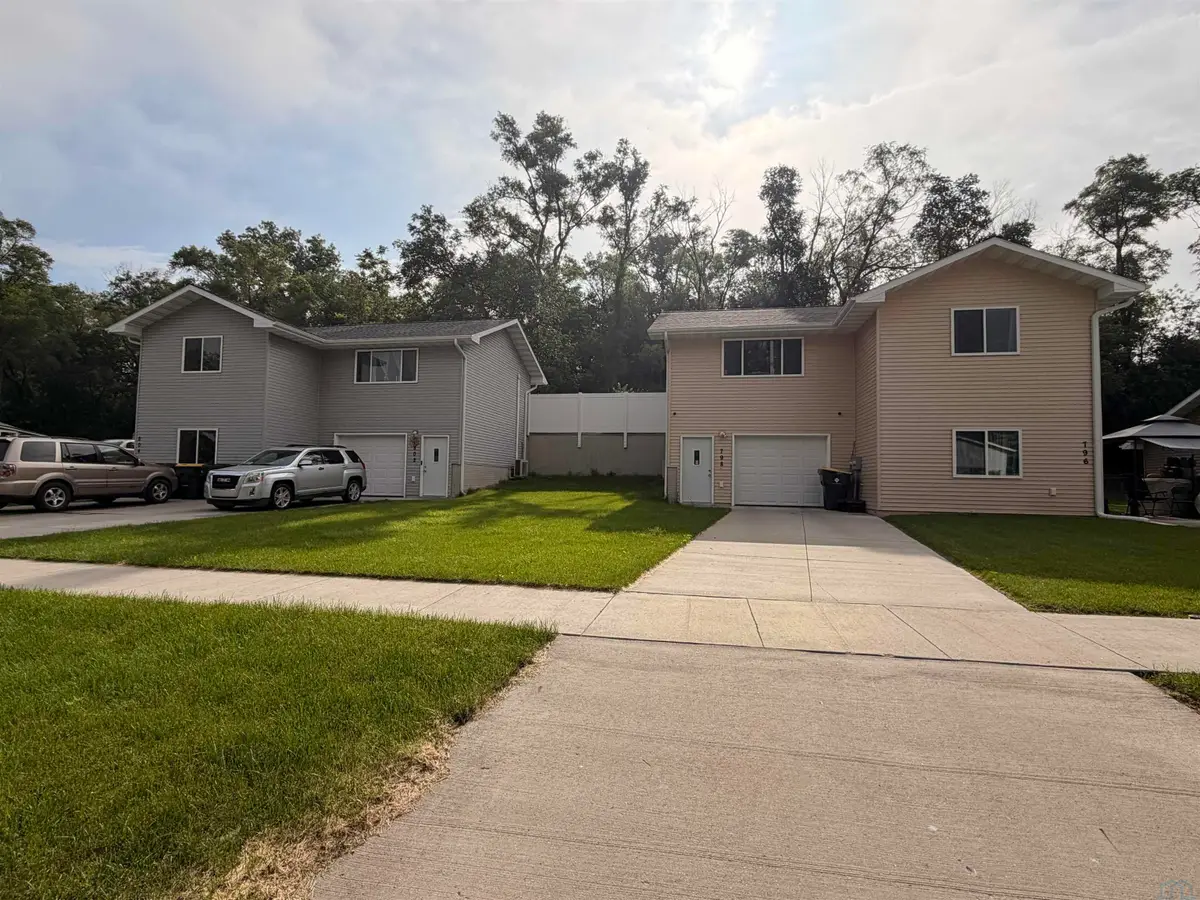 796-804 LOGAN ST, Sioux City, IA 51105 - #1