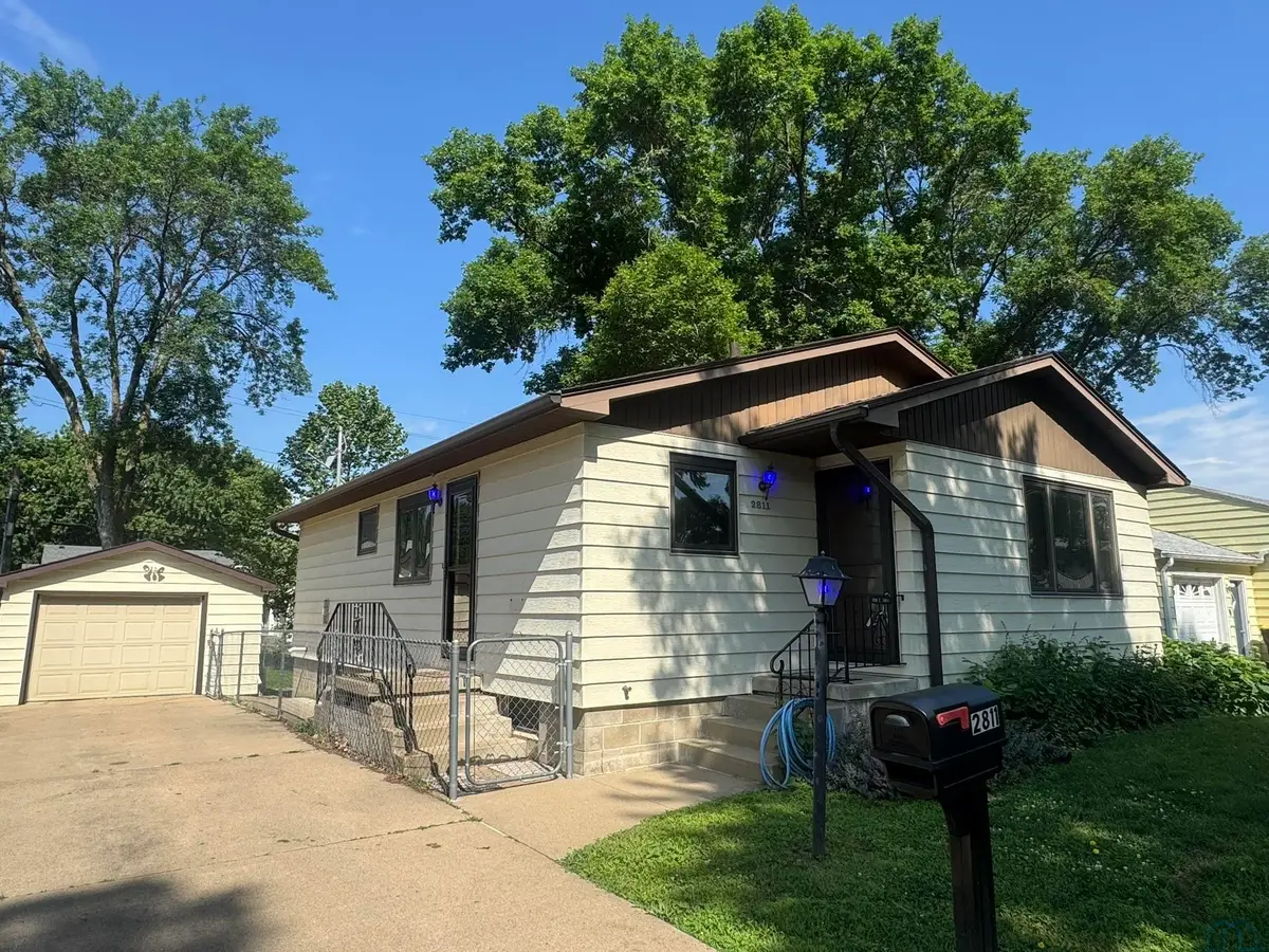 2811 S Coral Street, Sioux City, IA 51106 - #1