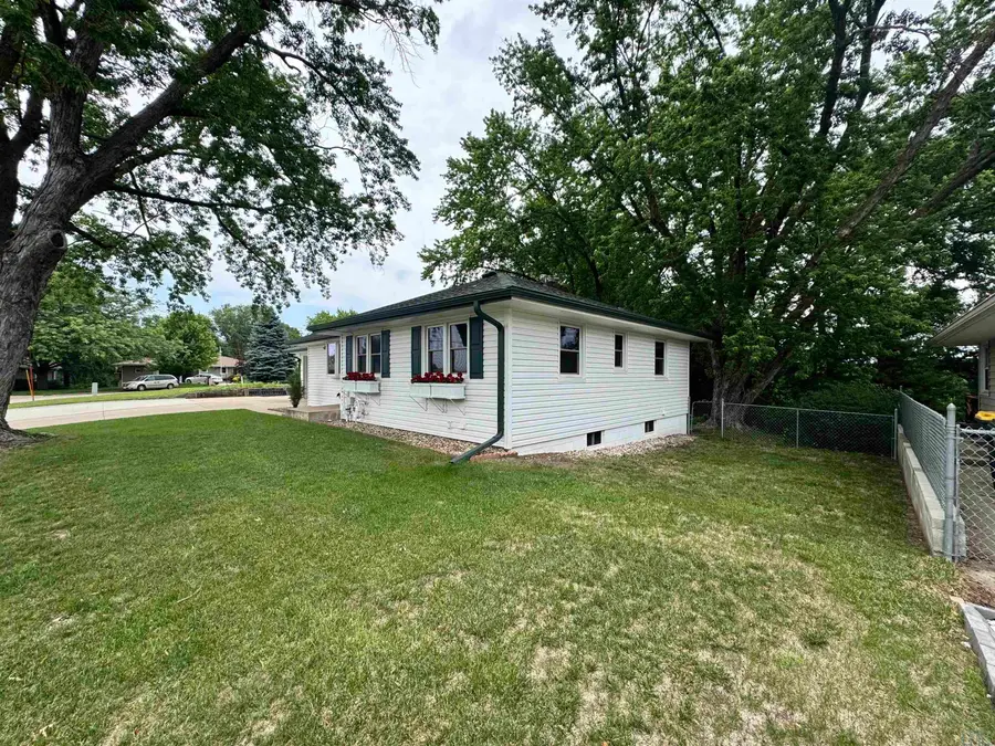 3923 Forest View Avenue, Sioux City, IA 51103 - #2
