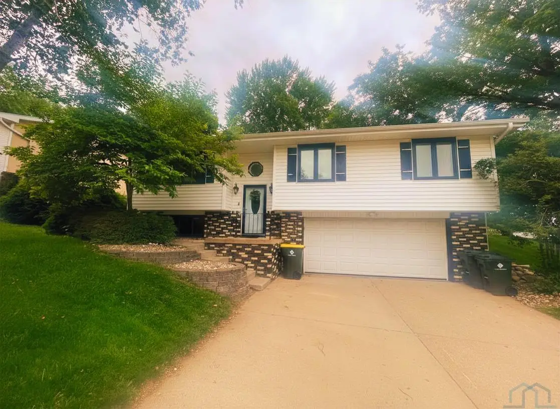 3315 S Hennepin St, Sioux City, IA 51106 - #1