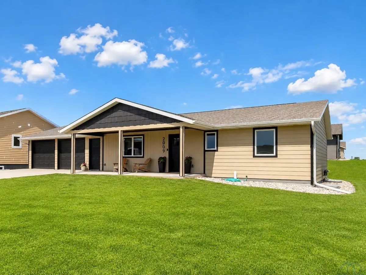 2009 Walnut St., Hull, IA 51239 - #1