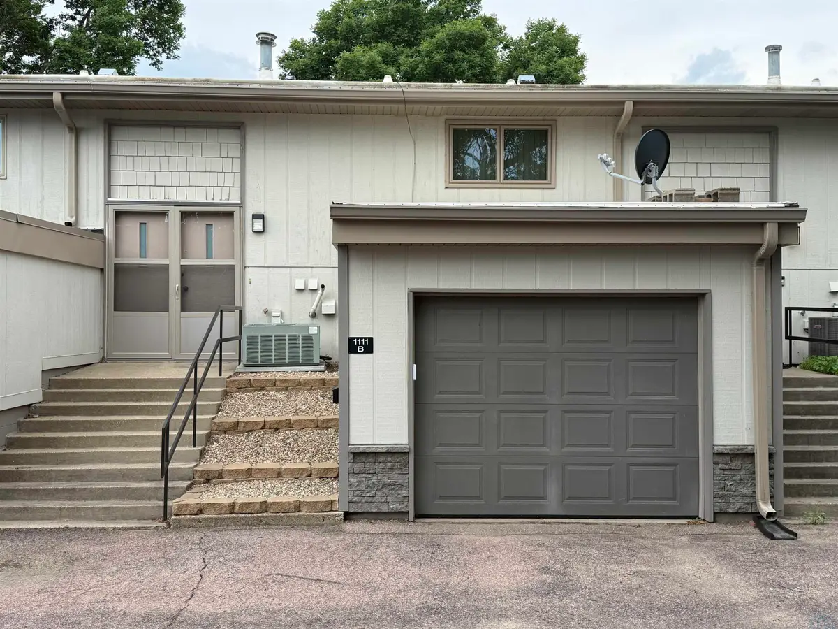 1111 Council Oak Apt B, Sioux City, IA 51101 - #1