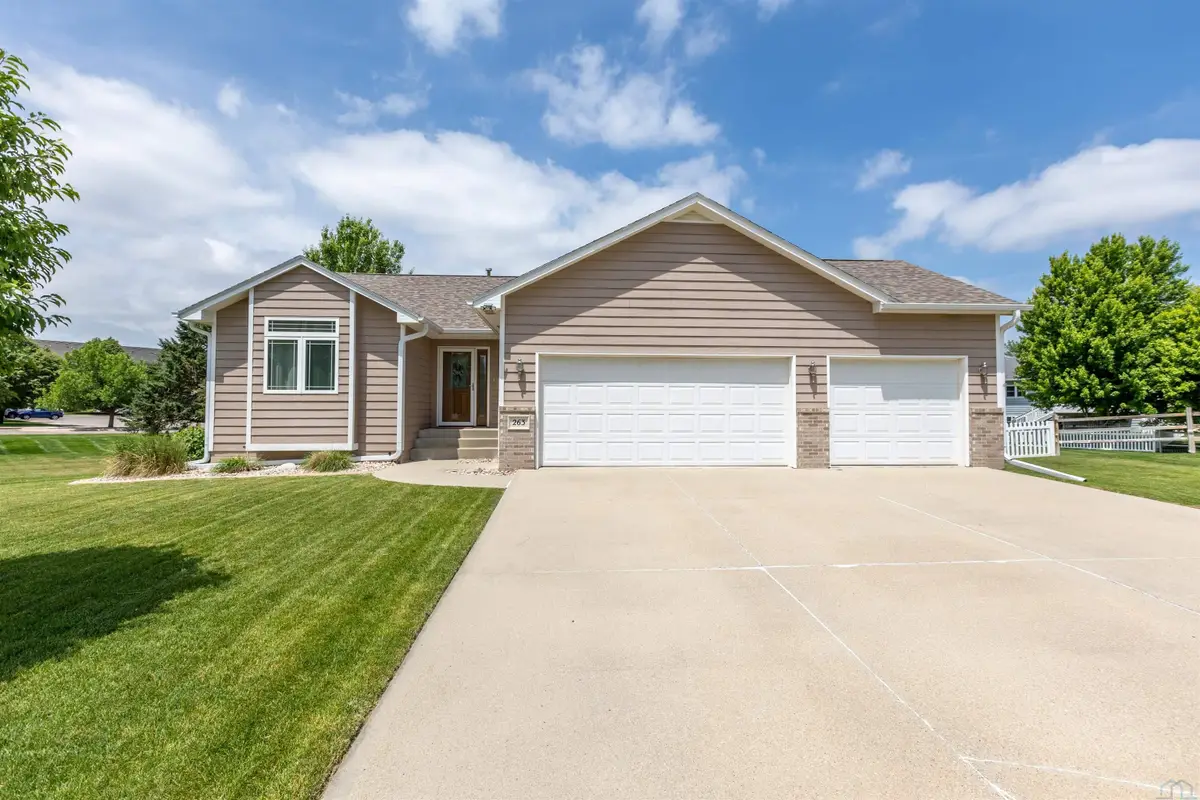 263 Bobwhite Circle, Dakota Dunes, SD 57049 - #1