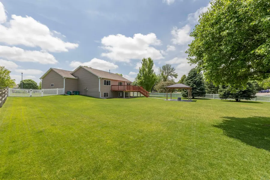 263 Bobwhite Circle, Dakota Dunes, SD 57049 - #3