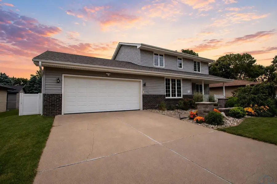 111 Golden Dr, Sergeant Bluff, IA 51054 - #2