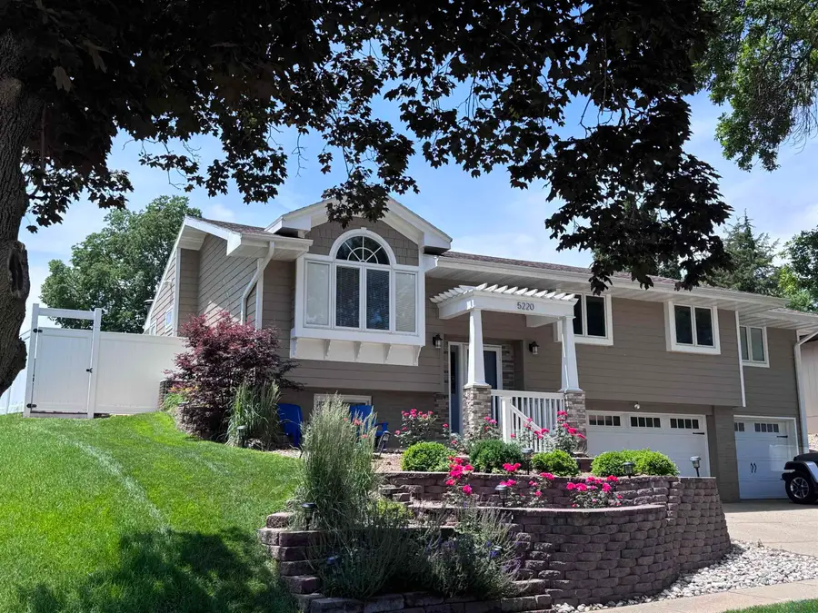 5220 Wellington Ct, Sioux City, IA 51106 - #2