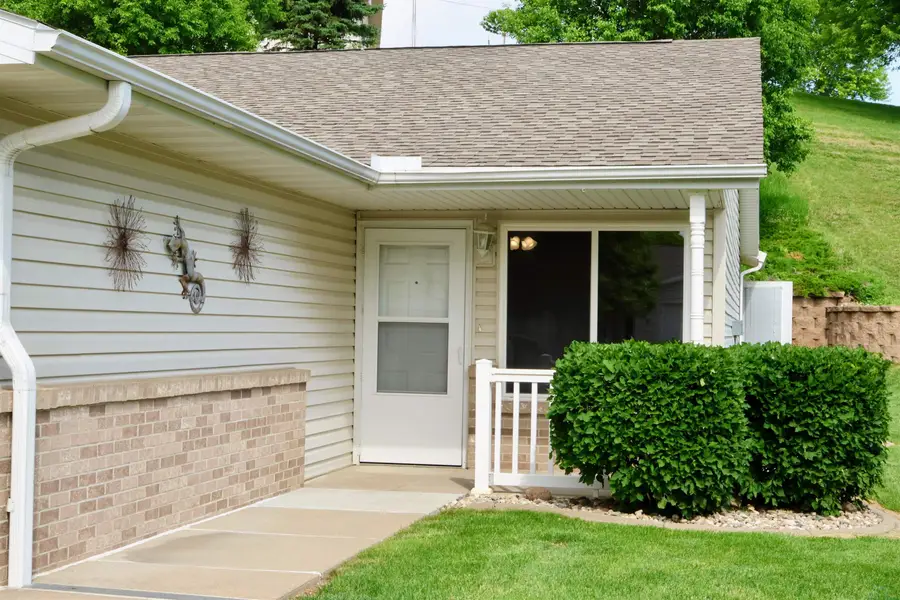 1130 Meadow View Court #4, Sioux City, IA 51106 - #2