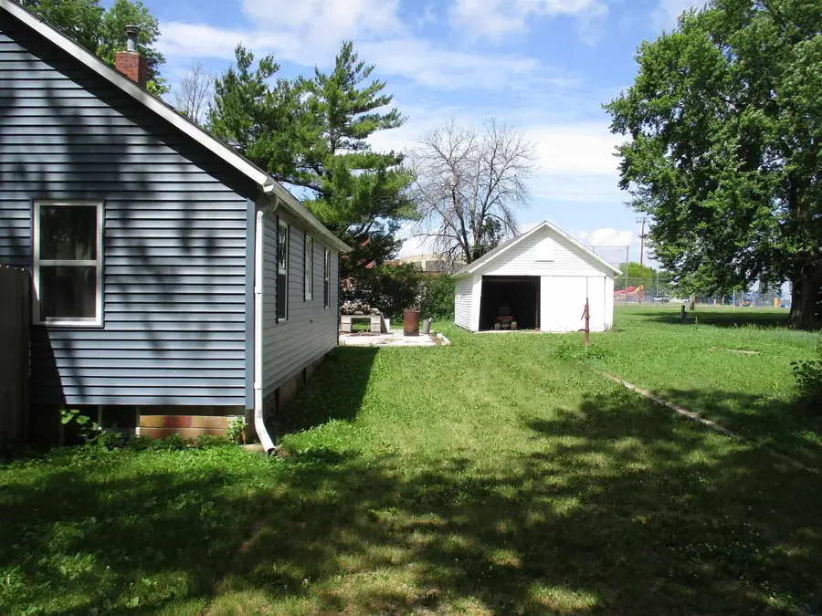 515 N 1st Street, Laurens, IA 50554 - #2
