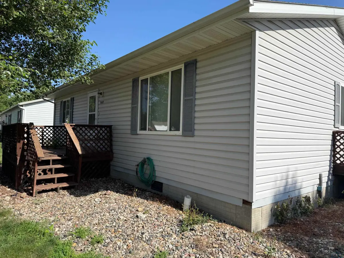 507 W Broadway, Vermillion, SD 57069 - #1