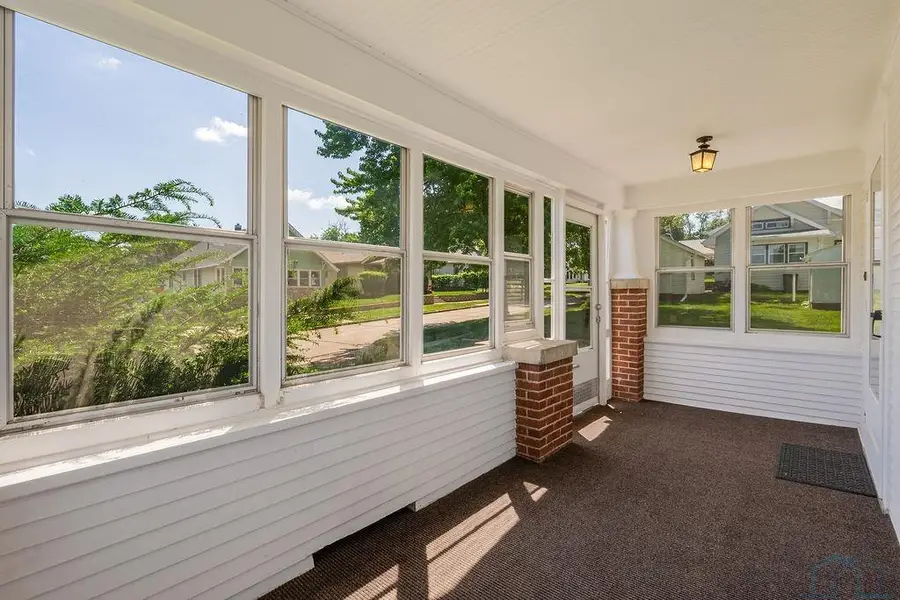 1119 S SAINT MARYS ST, Sioux City, IA 51106 - #2