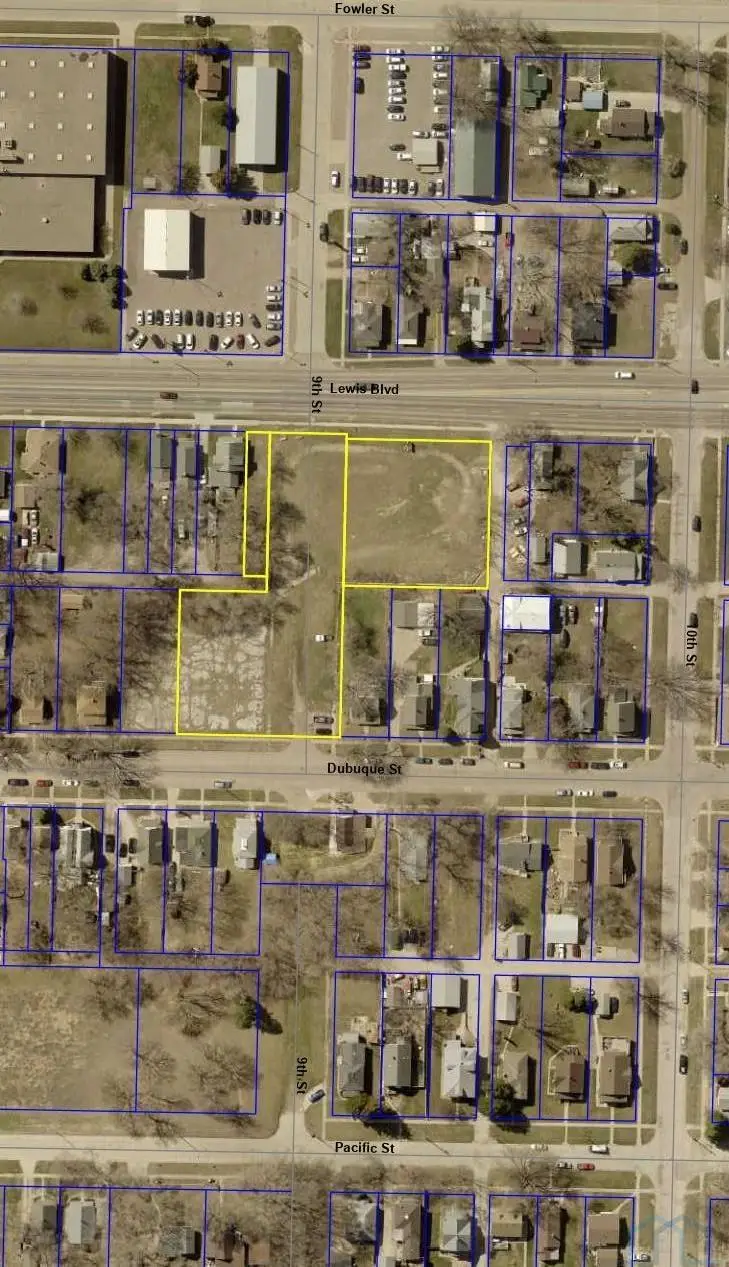 904-822-821 Lewis Blvd  Dubuque St, Sioux City, IA 51105 - #1