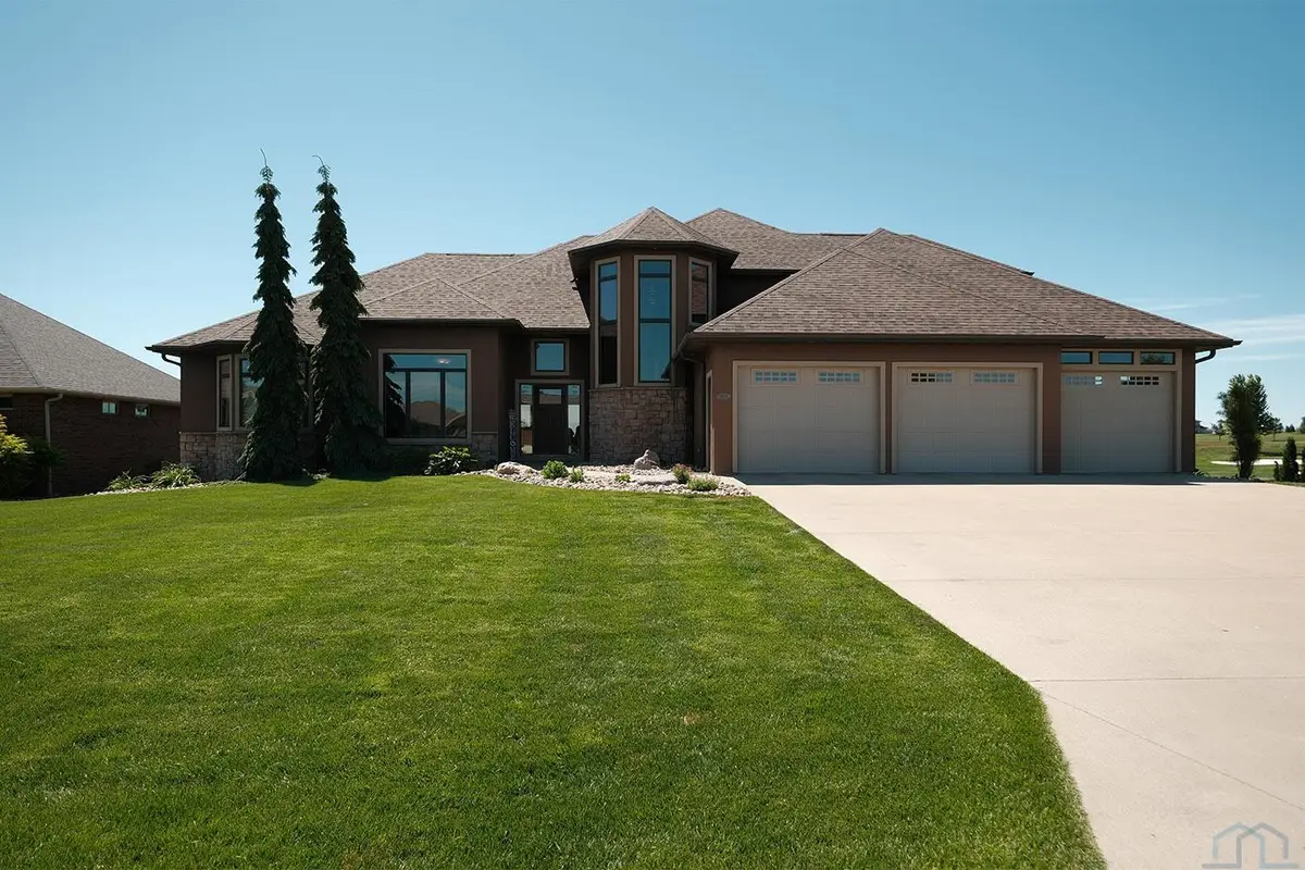 995 Colonial Street, Sioux Center, IA 51250 - #1