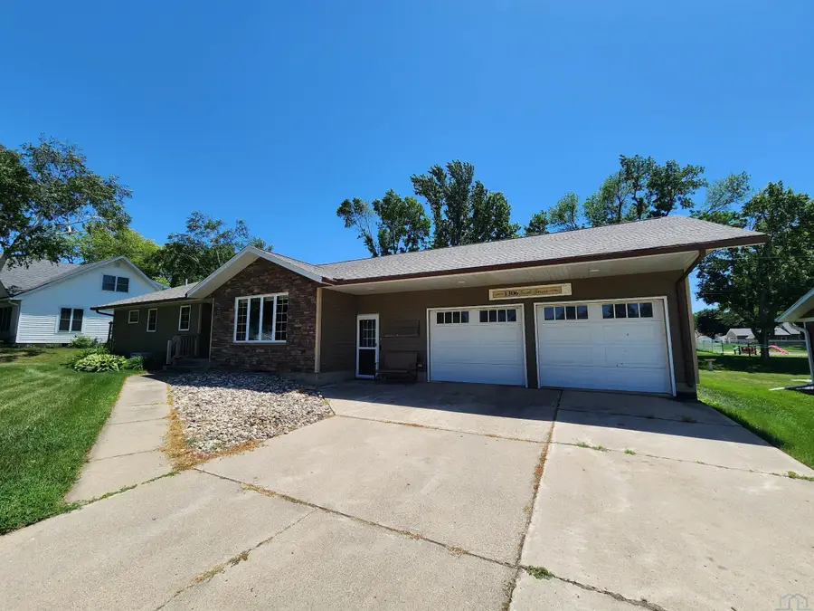 1306 6th St., Hull, IA 51239 - #2