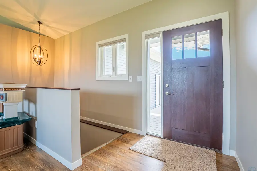 571 Prospect St SW, Le Mars, IA 51031 - #2
