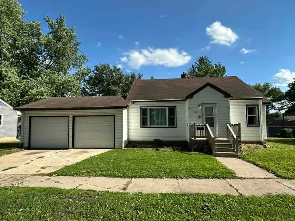 202 W 8th St, Alta, IA 50434