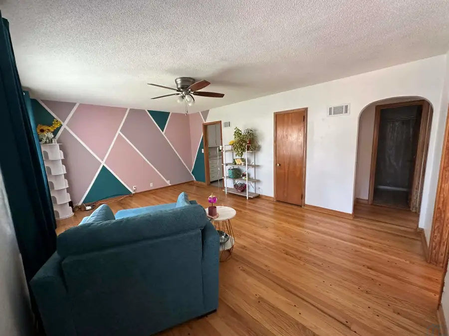 202 W 8th St, Alta, IA 50434 - #2