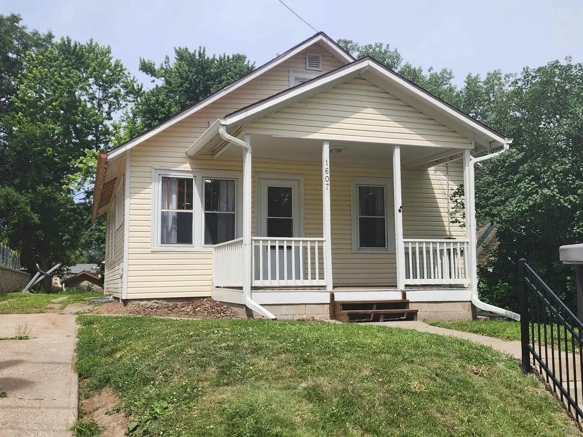 1607 S Helen Street, Sioux City, IA 51106 - #1