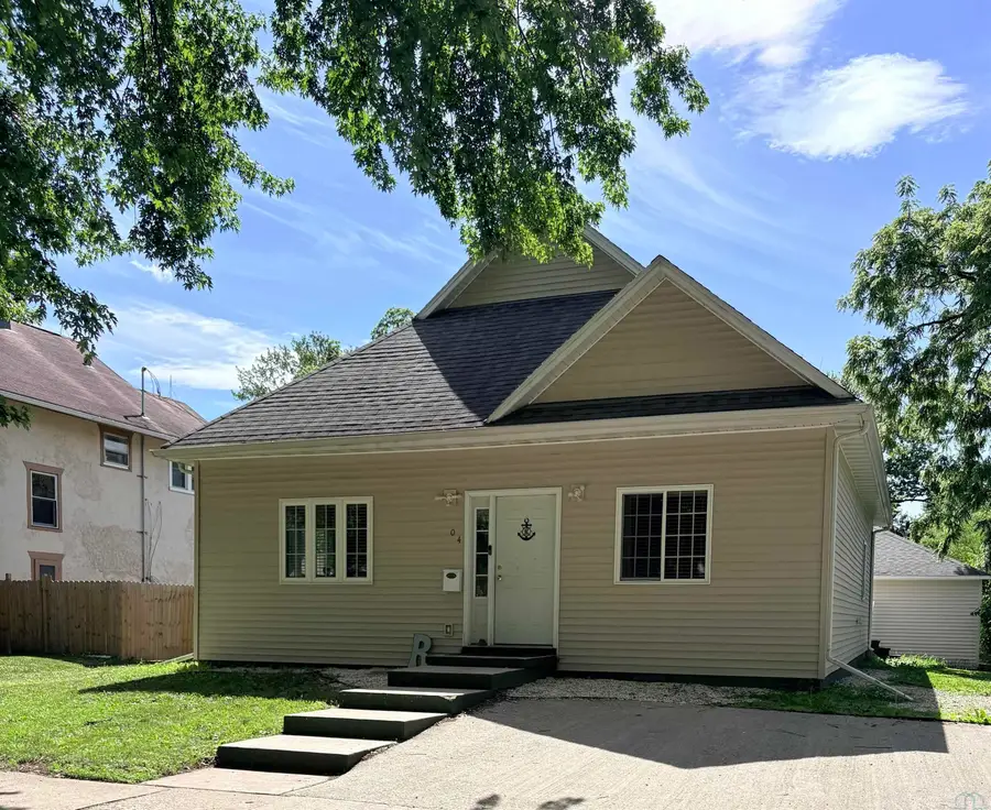 404 ONTARIO ST, Storm Lake, IA 50588 - #2