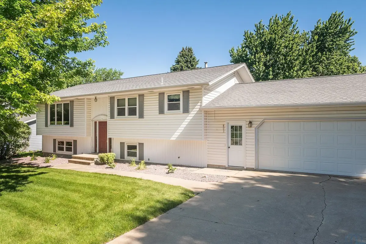 803 2ND ST SW, Orange City, IA 51041 - #1