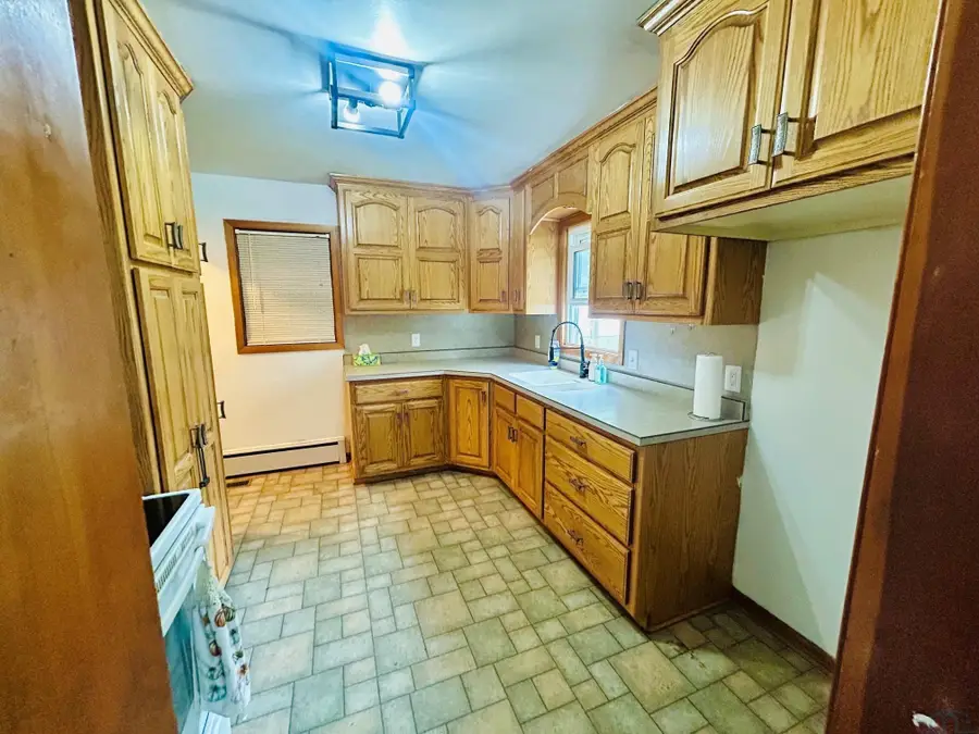905 S Marshall Street, Rock Rapids, IA 51246 - #3