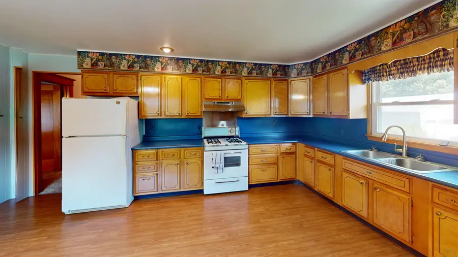 310 S Lubeck St., Holstein, IA 51025 - #3