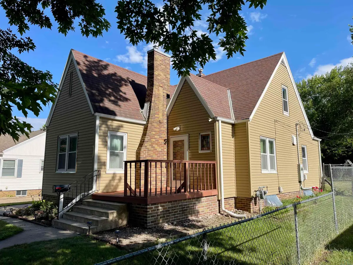 815 Iowa Street, Storm Lake, IA 50588 - #1