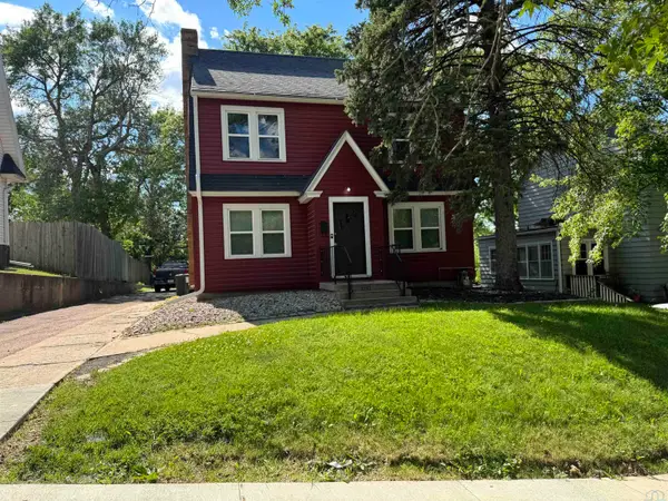 3239 Pierce St, Sioux City, IA 51104