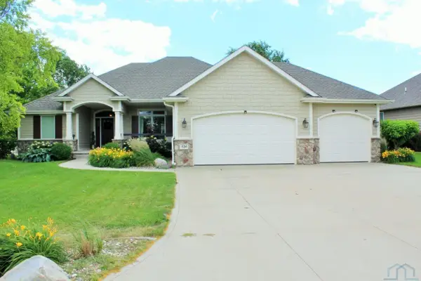 524 BLUESTEM TRL, Dakota Dunes, SD 57049