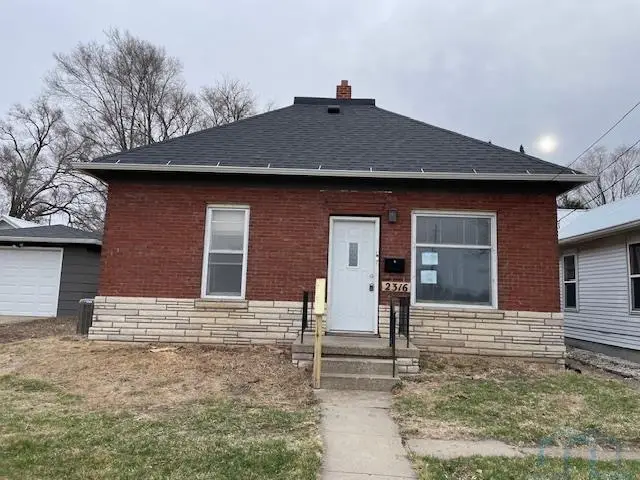 2316 Riverside Blvd, Sioux City, IA 51109 - #1