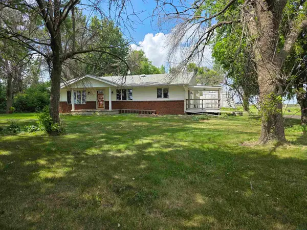 5280 320th St, Sheldon, IA 51201