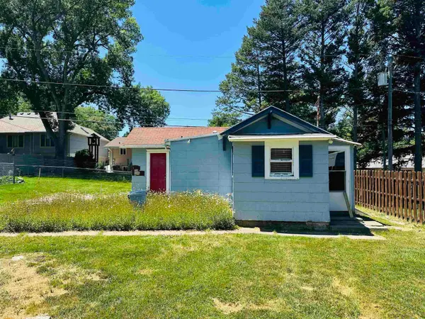 2821 S Cornelia St, Sioux City, IA 51106