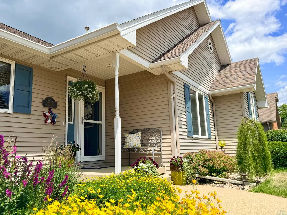 3209 LEONA DR, Storm Lake, IA 50588 - #1