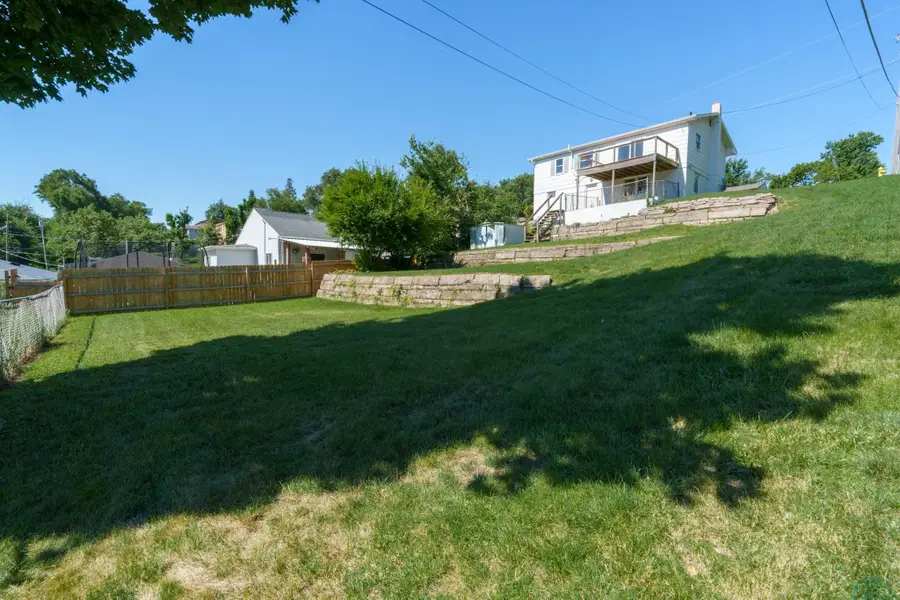 800 S GLASS ST, Sioux City, IA 51106 - #2