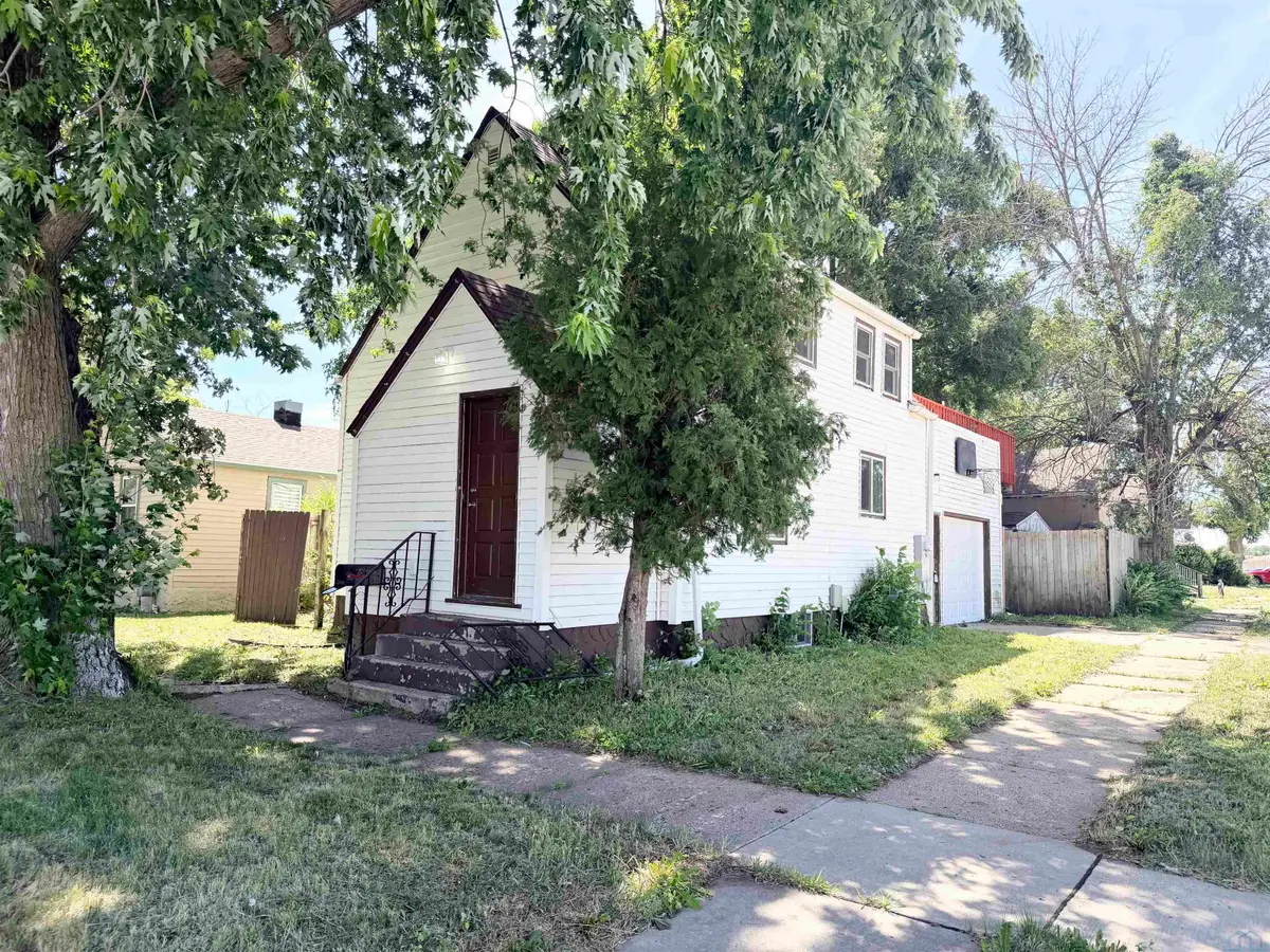 102 SE 7th St, Spencer, IA 51301 - #1