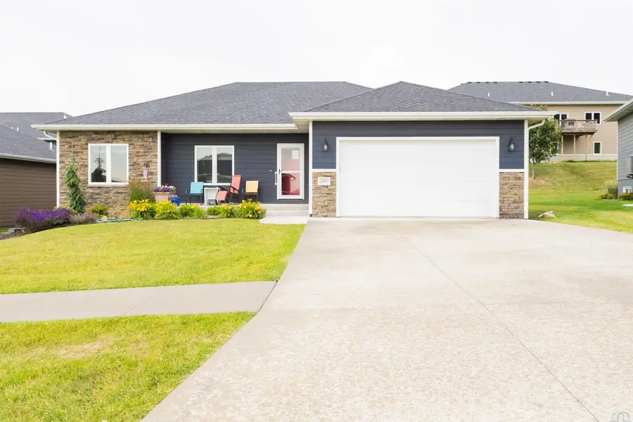 2971 Addison Circle, Sioux City, IA 51104 - #2