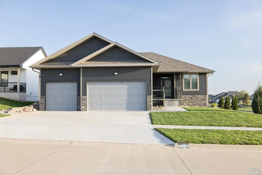 6800 Brookside Dr., Sioux City, IA 51106 - #2