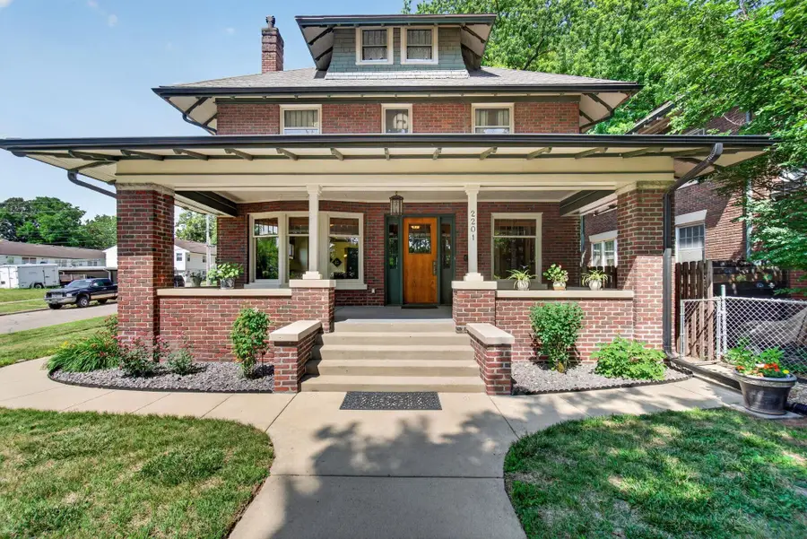 2201 Jackson St, Sioux City, IA 51104 - #3