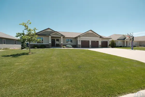 1380 8th Avenue SE, Sioux Center, IA 51250
